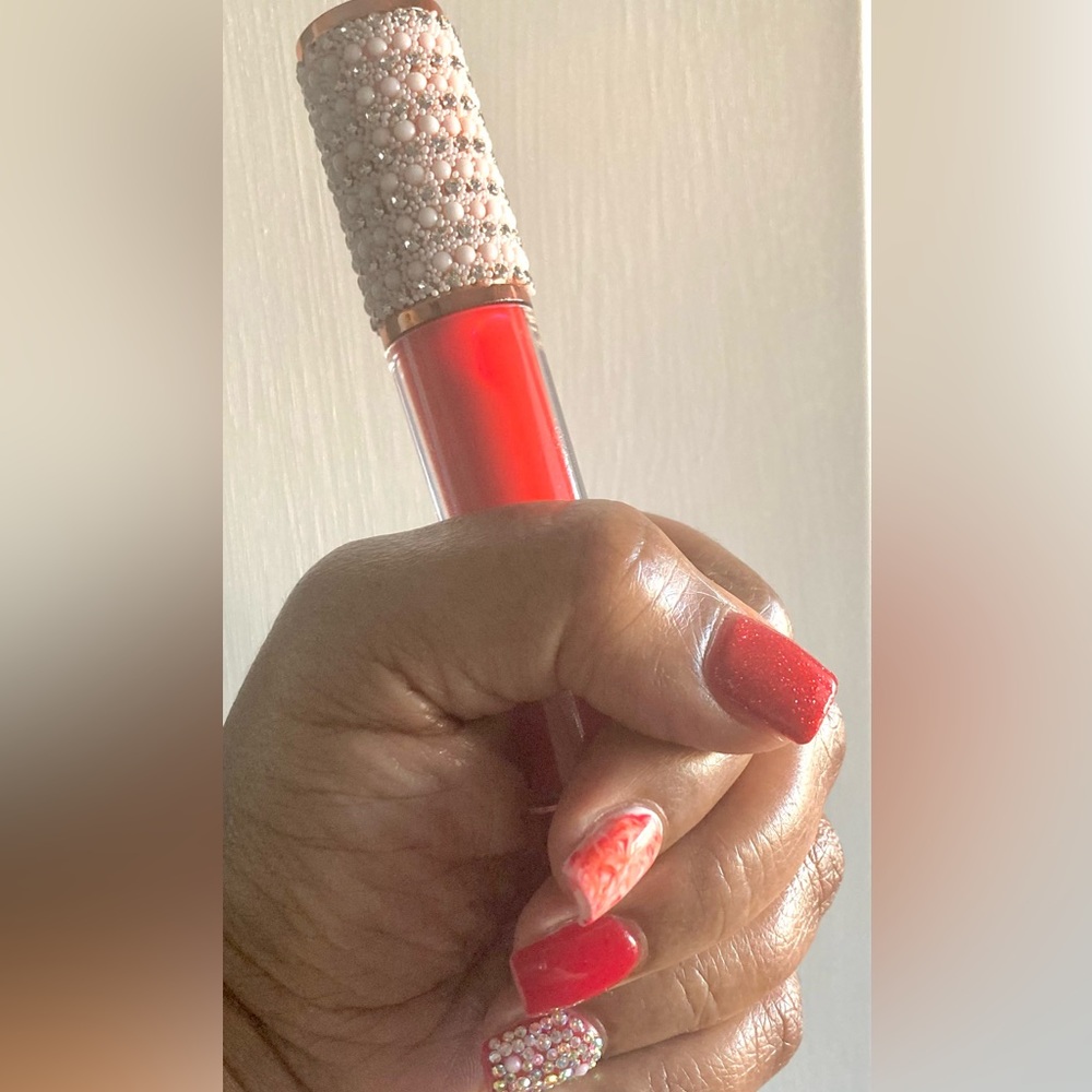 Red Lipgloss - Picture 3 of 3